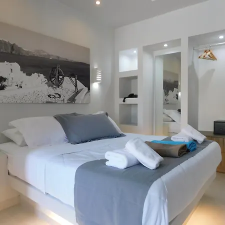 South Rooms- Beachfront Apartment