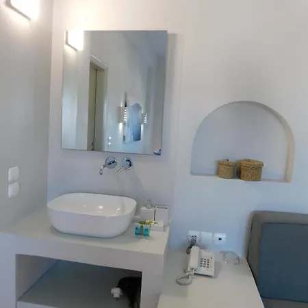 Apartment South Rooms- Beachfront Perissa (Santorini)