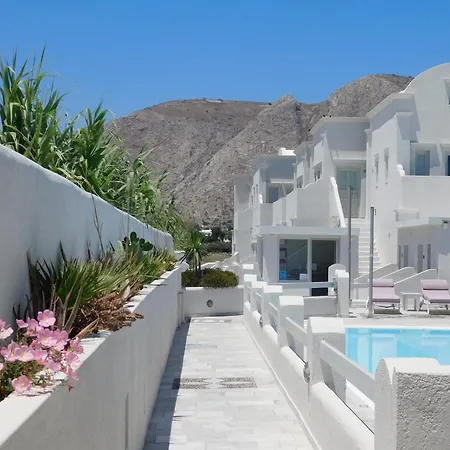South Rooms- Beachfront Apartment Perissa (Santorini)