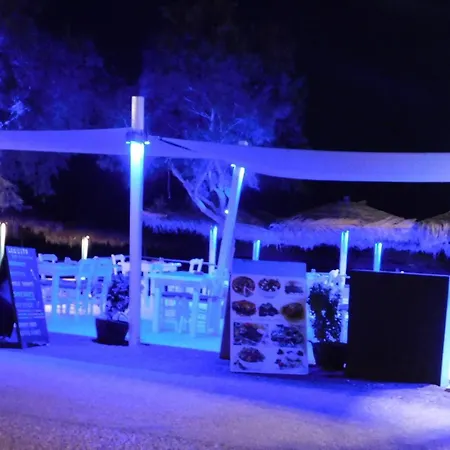 South Rooms- Beachfront Διαμέρισμα *