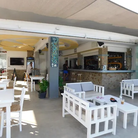 South Rooms- Beachfront Διαμέρισμα Περίσσα